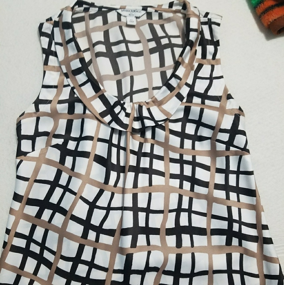 Banana republic sleeveless top